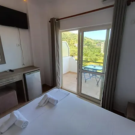 Velco Bb Himara Bed & Breakfast Exterior photo