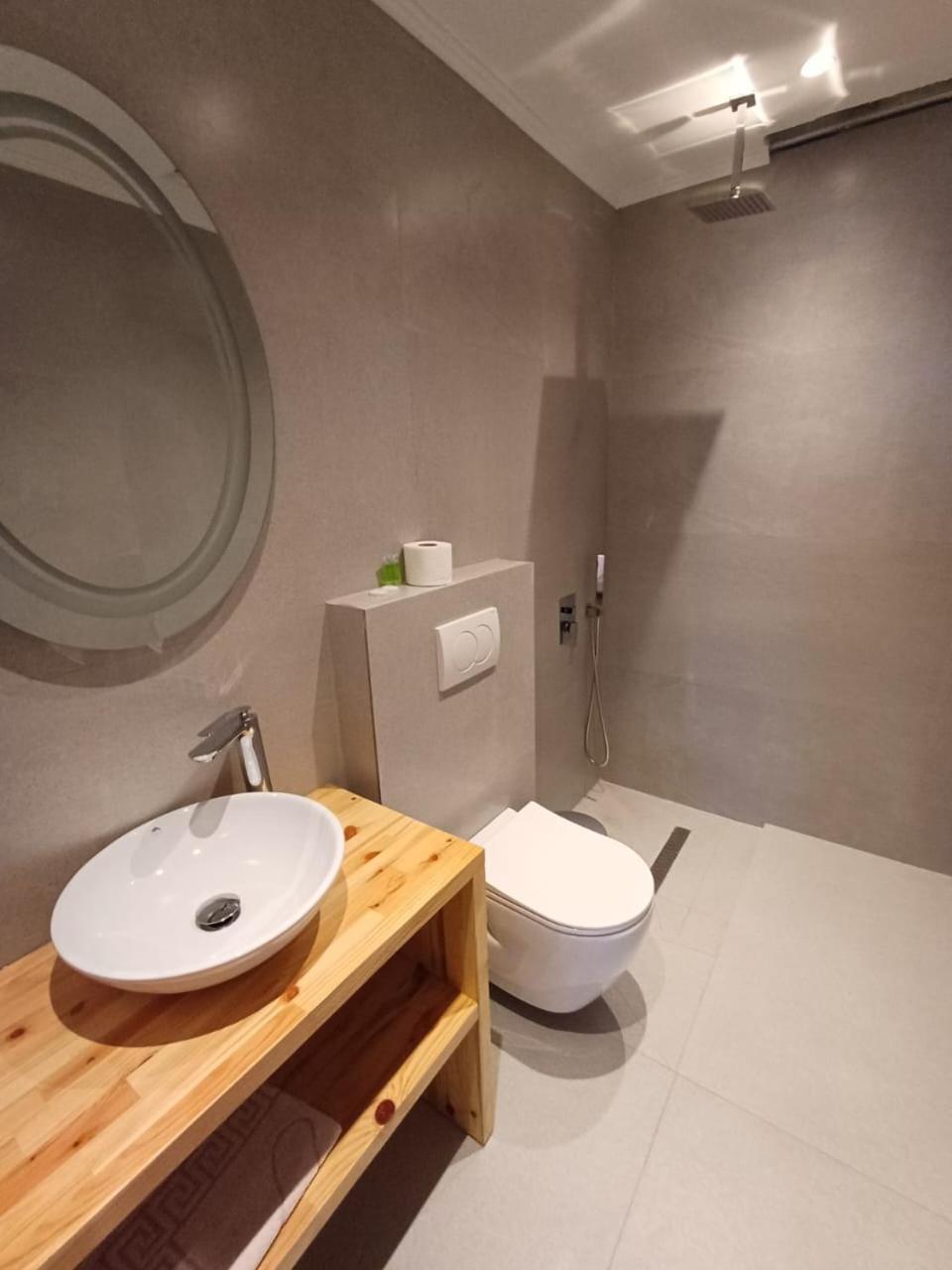 Velco Bb Bed & Breakfast Himare