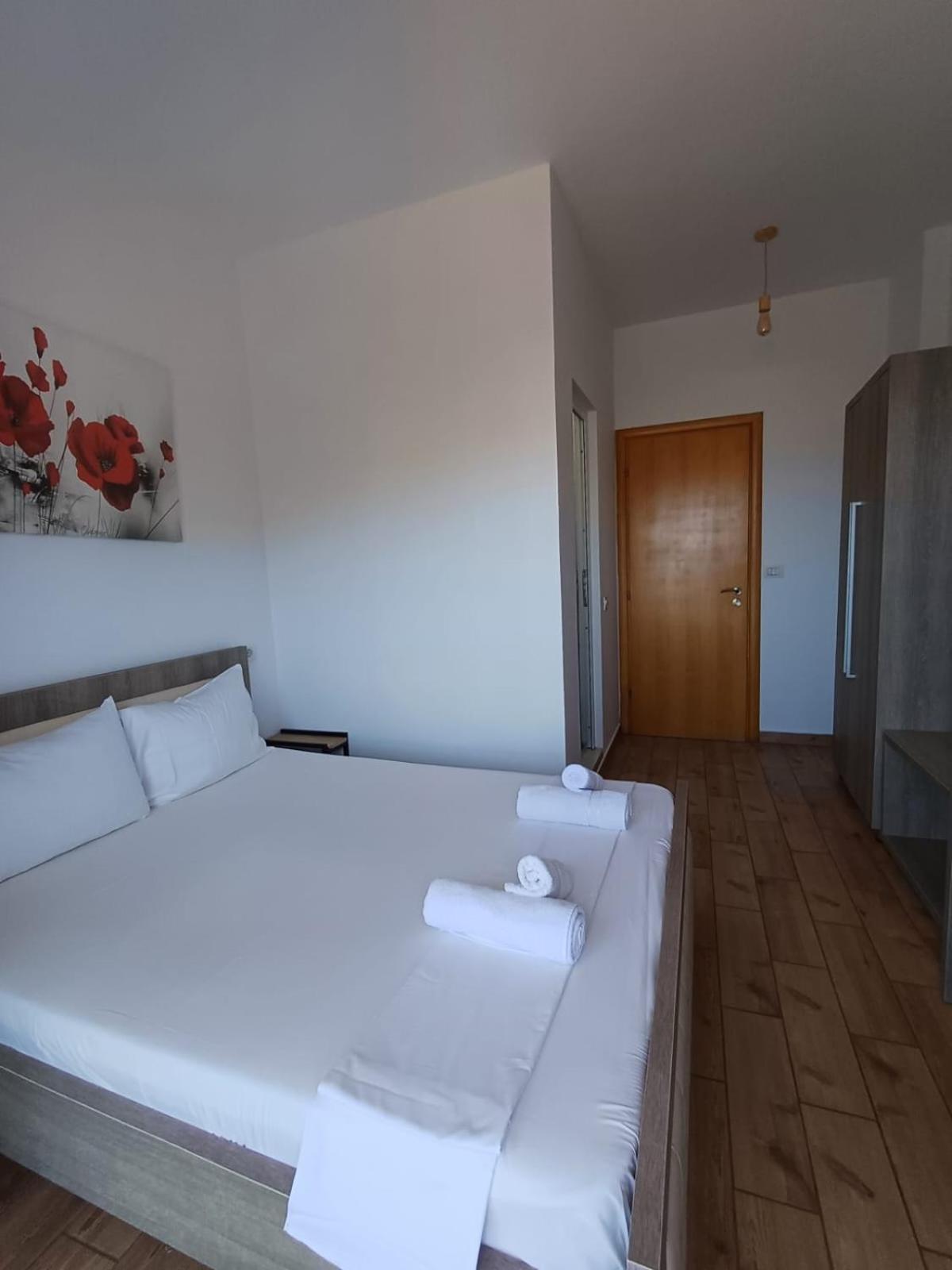 Velco Bb 3* Himara