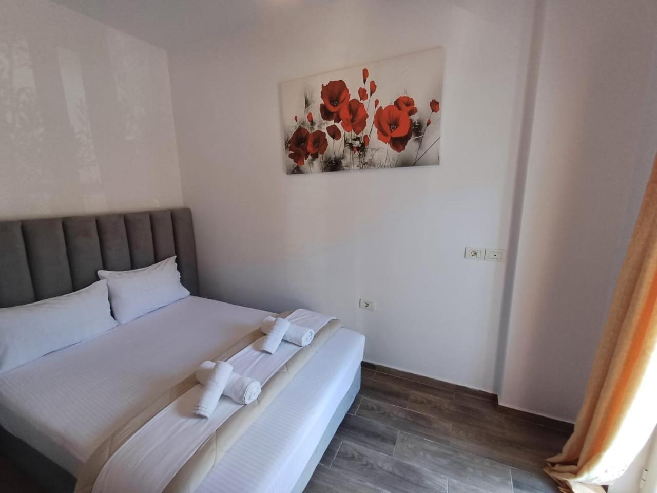 Velco Bb 3* Himara